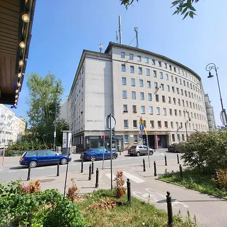 Noakowskiego - Serce Warszawy, Hala Koszyki Warsaw