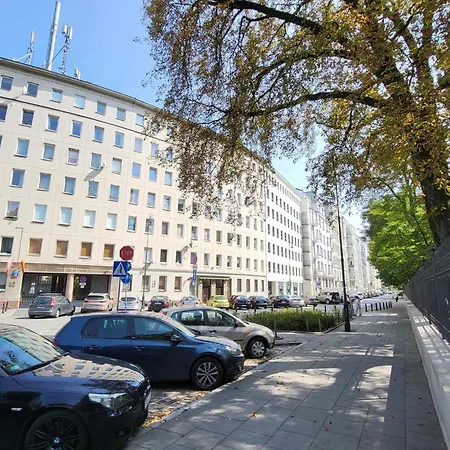 Noakowskiego - Serce Warszawy, Hala Koszyki Warszawa