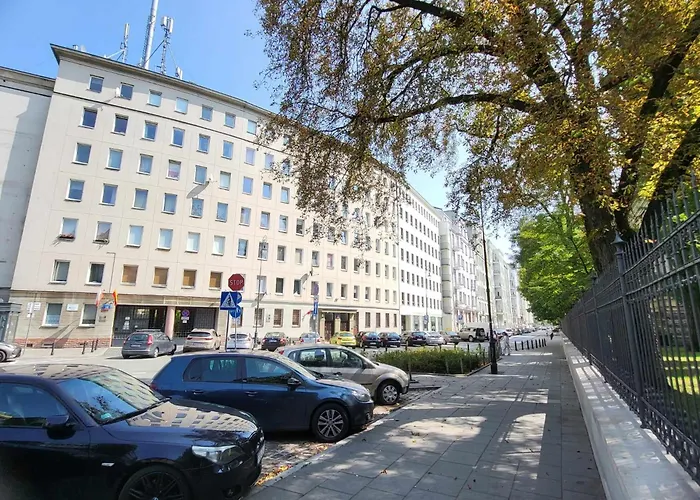 Noakowskiego - Serce Warszawy, Hala Koszyki Warszawa